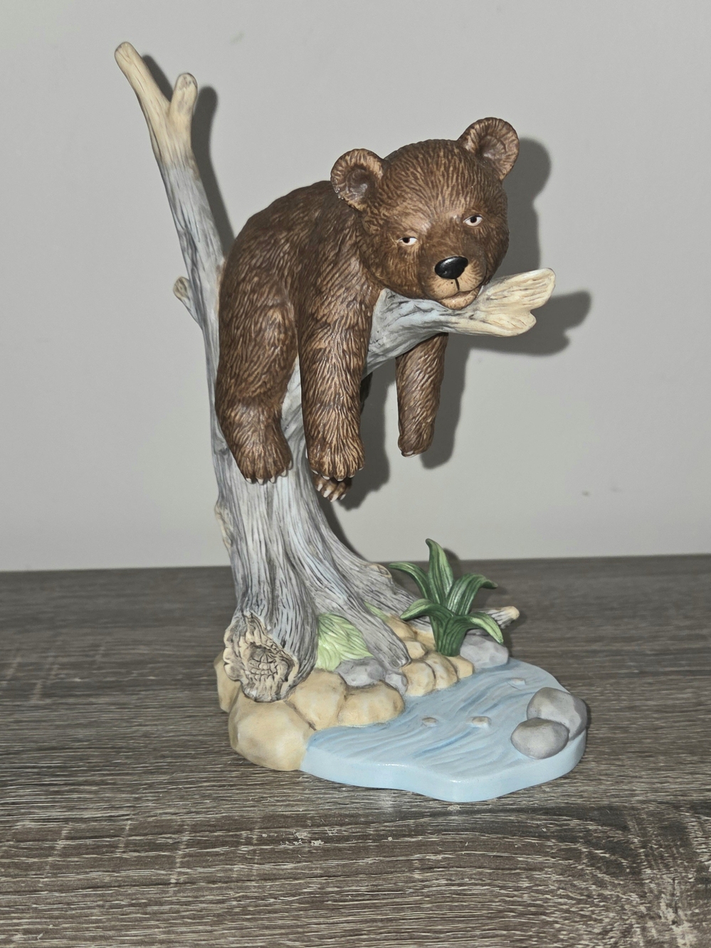 Home Interiors 2001 Lazy Daze #14029-01 Figure With Bear Chilling On Branch